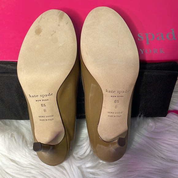 {KATE SPADE♠️} 3.5” Camel Colored Karolina Patent Leather Pumps - Picture 7 of 8
